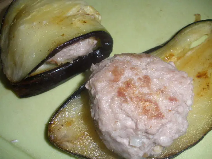 Котлетки в баклажановом одеяле и вкуснейшем соусе: шаг 4