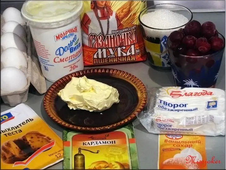 Сочники с вишней и творогом: шаг 1