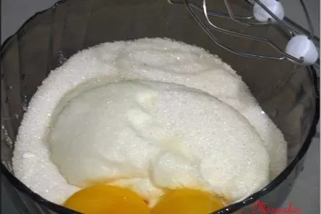 Сочники с вишней и творогом: шаг 7