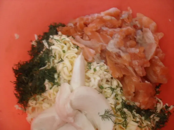 Закусочные тарталетки с сёмгой и сыром: шаг 1