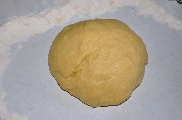 Рогалики со сгущенкой и орехами: шаг 5