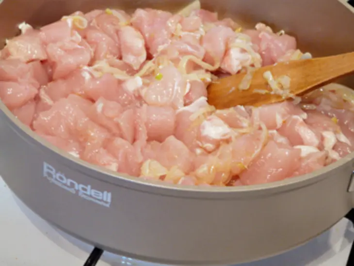 Венгерский паприкаш из куриного мяса.: шаг 3