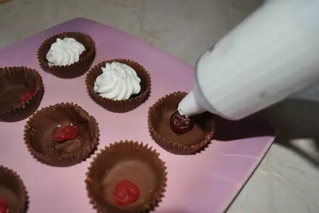 Шоколадные корзиночки со сливочным облаком: шаг 5
