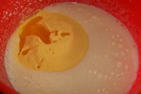 Кукурузный бисквит с ревенем и изюмом: шаг 2