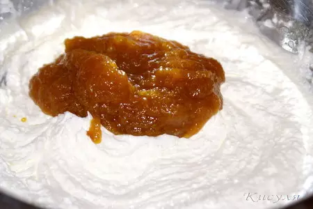 Апельсиновые маффины с цукатами и шоколадной крошкой.: шаг 2