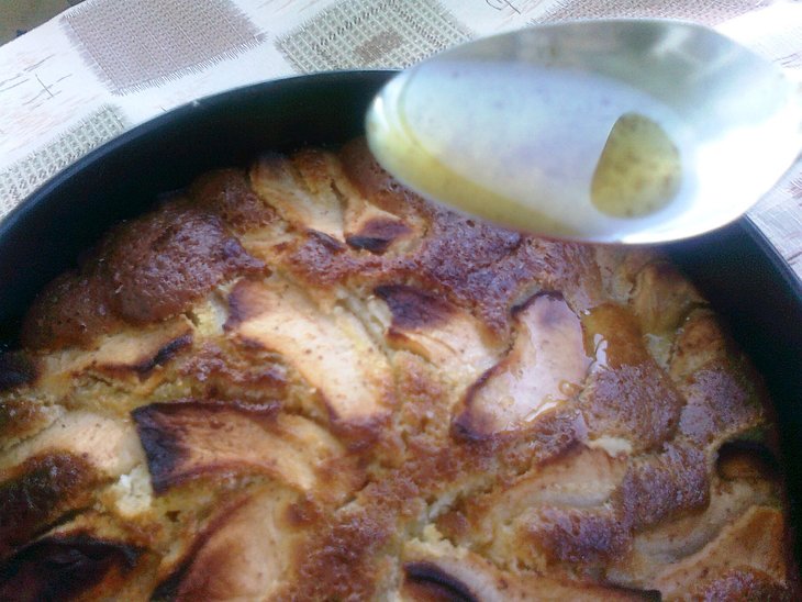 Яблочный пирог с медово коричной пропиткой!: шаг 7