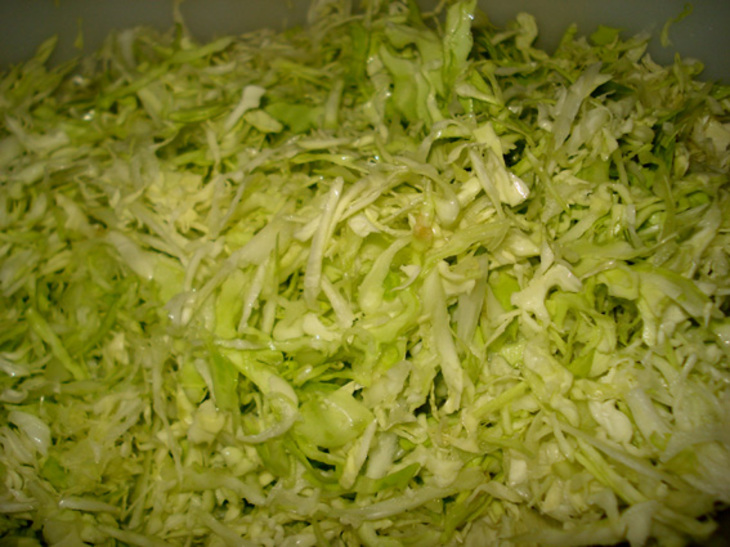 Кольслоу (салат из капусты): шаг 1