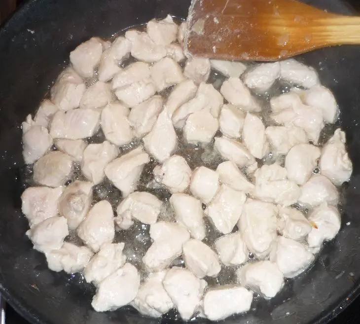 Пирог с куриными грудками: шаг 3