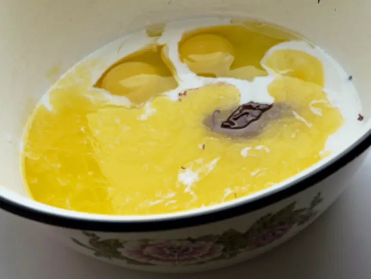 Шоколадные маффины-ватрушки с творожной начинкой: шаг 2