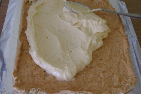 Ореховое пирожное  с двумя кремами: шаг 11