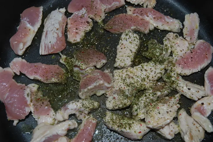 Соба с индейкой и цукини: шаг 1