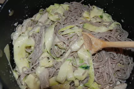 Соба с индейкой и цукини: шаг 7