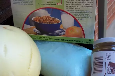 Смузи манговый с кукурузными хлопьями.: шаг 1