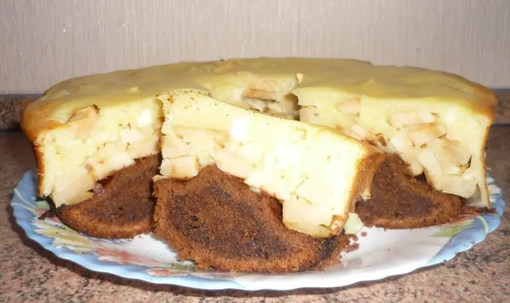 Яблочный пирог с творожной заливкой: шаг 1