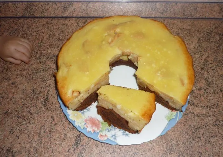 Яблочный пирог с творожной заливкой: шаг 2