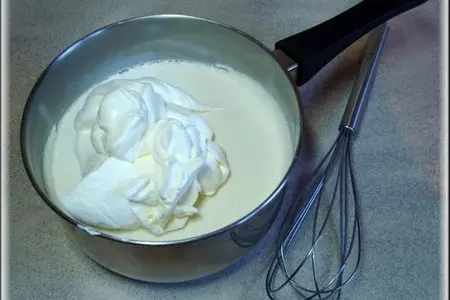 Бисквитный рулет с кокосовым кремом и кусочками ананаса "нежность": шаг 13