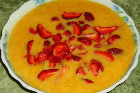 Тыквенно-шоколадный тортик с суфле и клубникой.: шаг 4