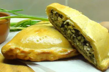 Пирог из теста на сметане с луком и яйцом. пресный пирог.: шаг 6