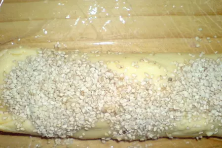 Сырный рулет из кураги и кунжута: шаг 6