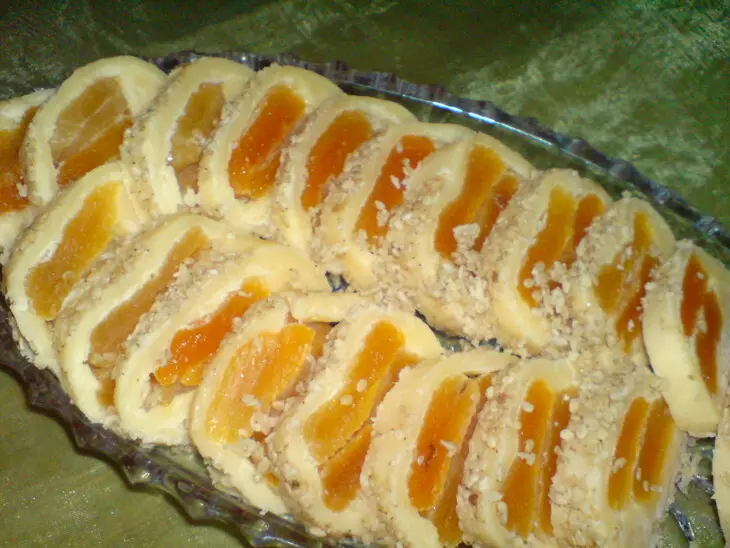 Сырный рулет из кураги и кунжута: шаг 7