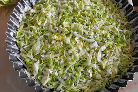 Капустный пирог с молодой капустой: шаг 5