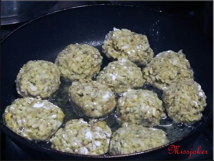 Морские ежики с творожно-апельсиновым соусом и рогаликами: шаг 5