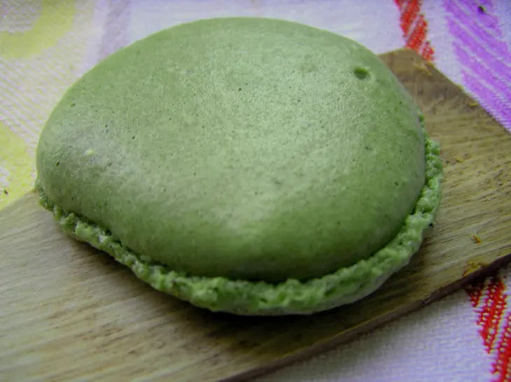Французские пирожные macarons с матча-пудрой: шаг 5
