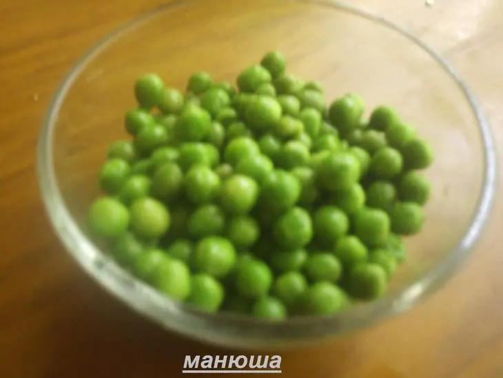 Кольраби с горошком и курицей: шаг 2