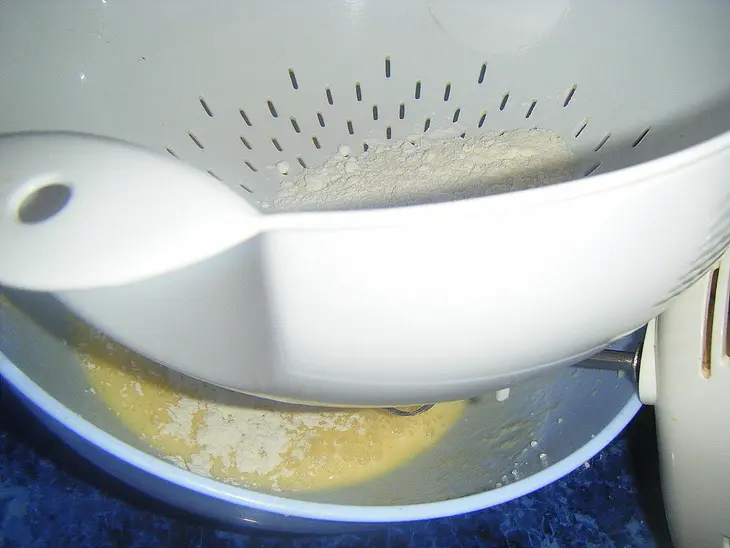 Ананасовый пирог с кокосовой карамелью: шаг 4