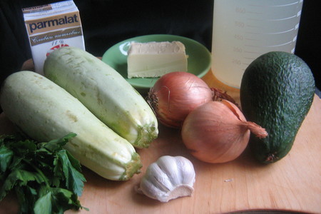 Суп-крем из кабачков с авокадо.: шаг 1