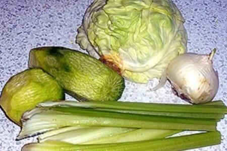 Витаминный салат с зеленой редькой: шаг 1