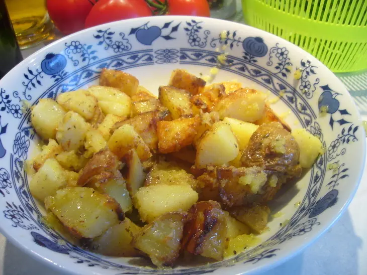 Картофельный салат с помидорами: шаг 5