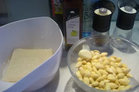 Холодный миндальный суп  "белый гаспачо - ajo blanco ": шаг 2