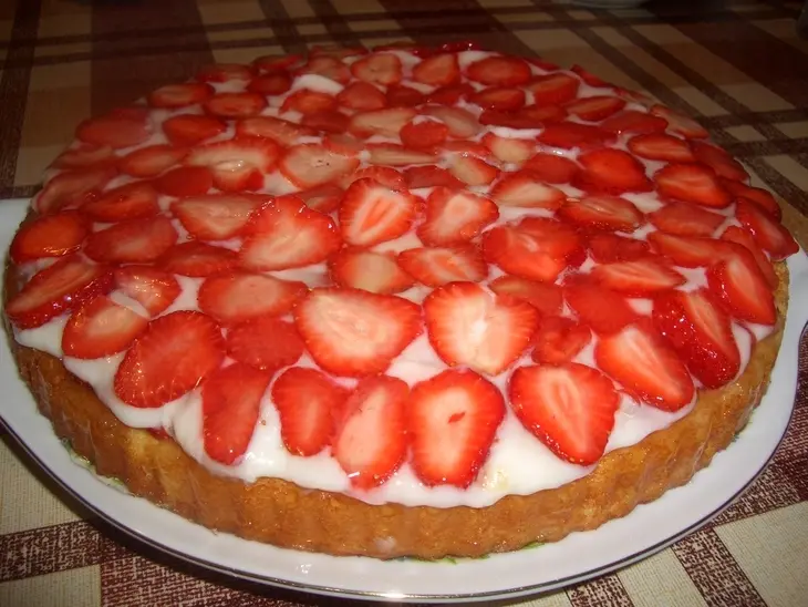 Пирог с клубникой "ко дню рождения": шаг 13