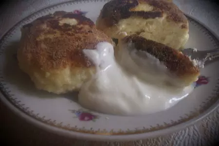 Медовые сырники с цукатами: шаг 6