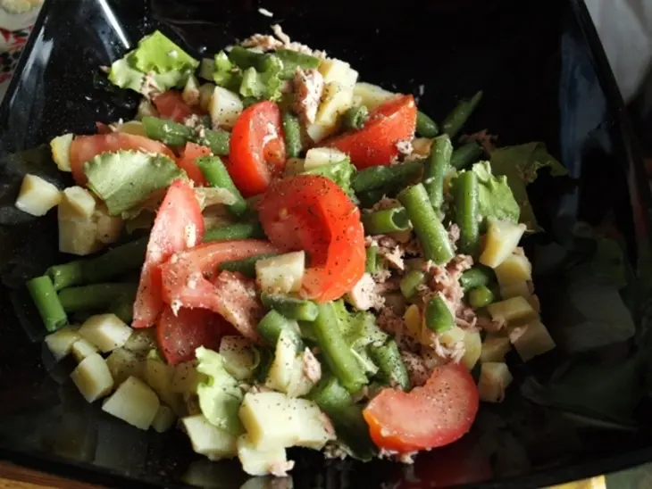 Салат с тунцом и  овощами.: шаг 3