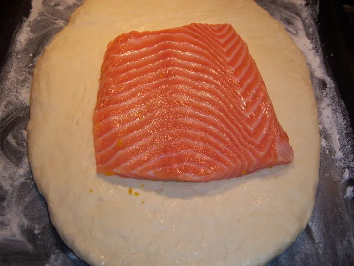 Семга en croute: шаг 1