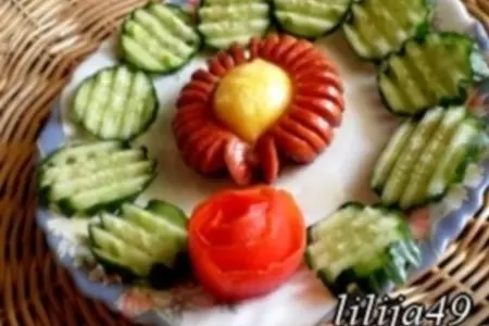 Быстрый завтрак или "ромашка" из сосиски: шаг 5