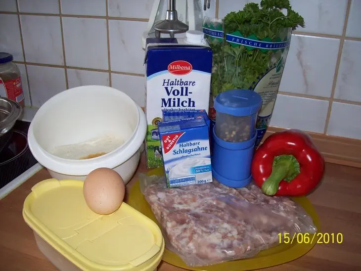 Котлеты "духовные"в сливках.: шаг 1