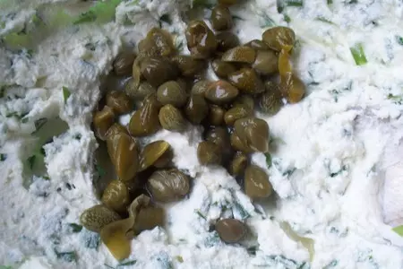 Канапе с лососем и козьим сыром.: шаг 3
