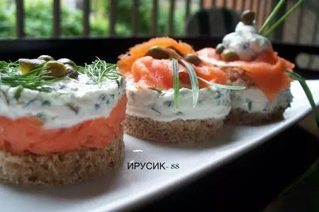 Канапе с лососем и козьим сыром.: шаг 8