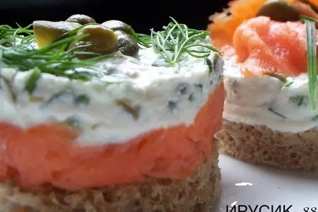 Канапе с лососем и козьим сыром.: шаг 9