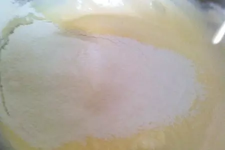 Бисквитный торт с шоколадно сливочным кремом: шаг 3