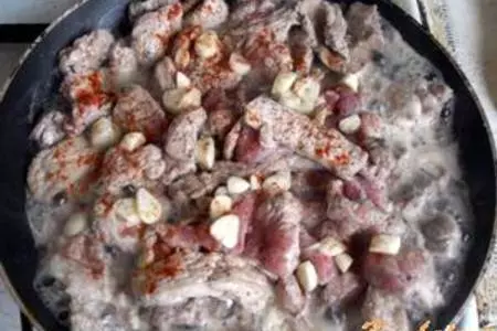 Свинина в пиве с овощами и ананасом: шаг 3