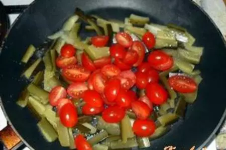 Свинина в пиве с овощами и ананасом: шаг 8