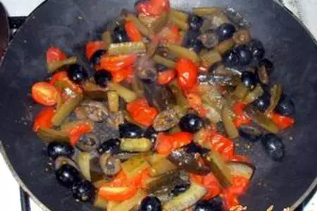 Свинина в пиве с овощами и ананасом: шаг 9