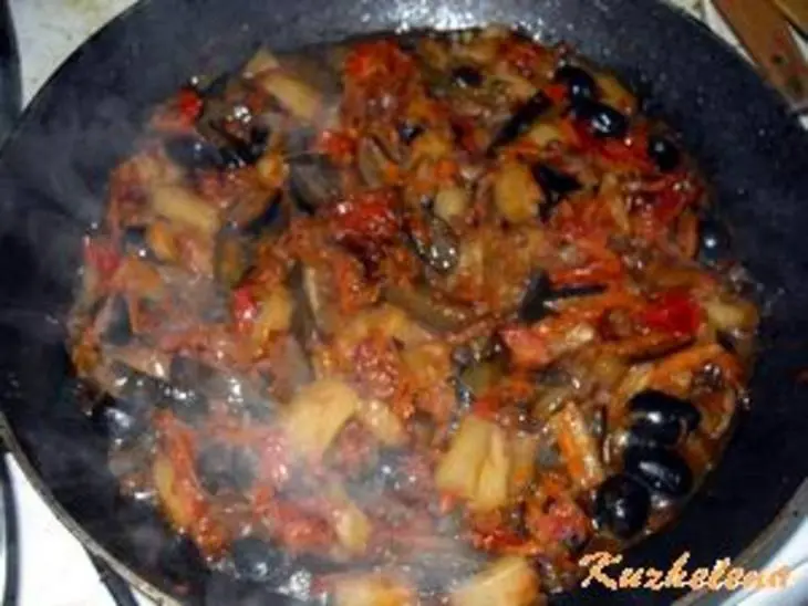Свинина в пиве с овощами и ананасом: шаг 12