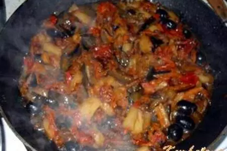 Свинина в пиве с овощами и ананасом: шаг 12