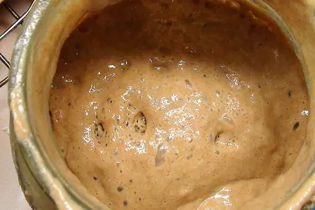 Хлеб ржаной с изюмом, на квасной закваске: шаг 2