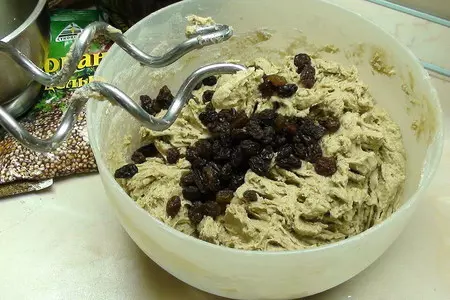 Хлеб ржаной с изюмом, на квасной закваске: шаг 8